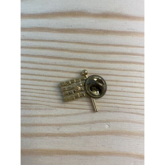 American Flag Rhinestone Lapel Pin Gold Tone Patriotic Pin - Picture 2 of 3
